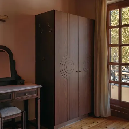 招待所 Chrysiida 卡拉维塔